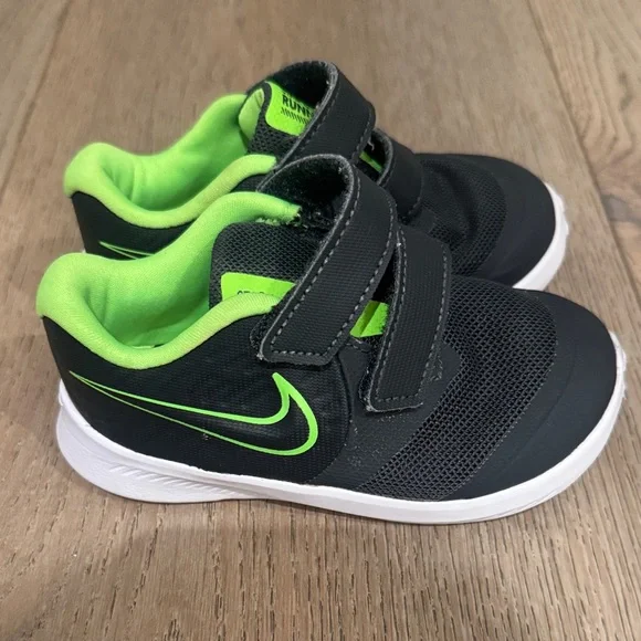 Nike Kids Black and Neon Green Sneakers - Picture 1 of 3